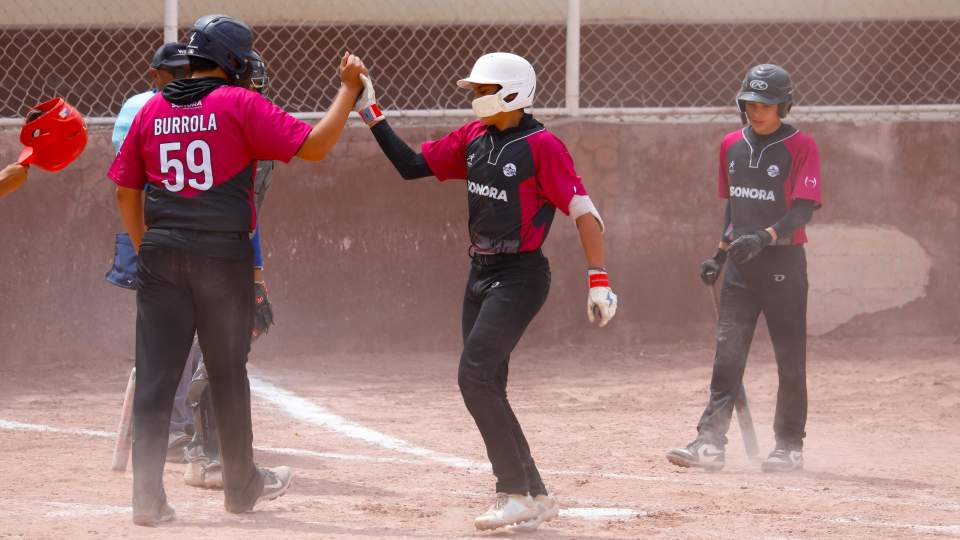LOS DOS EQUIPOS VARONILES DE SOFTBOL DE SONORA PASAN RUMBO A FASE NACIONAL 